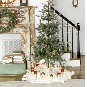 Decor Steals Steal-it-Box Christmas 2021 Wooden Winter Christmas LightUp Village